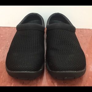 Merrell Mesh Size 7 slip on mules shoes